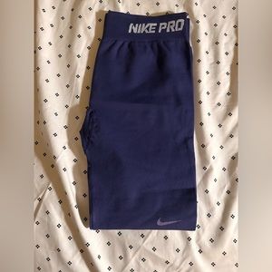 Nike - purple shin length leggings